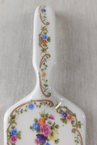 Ancienne pelle à tarte décor fleurs, en porcelaine, Décors de Paris