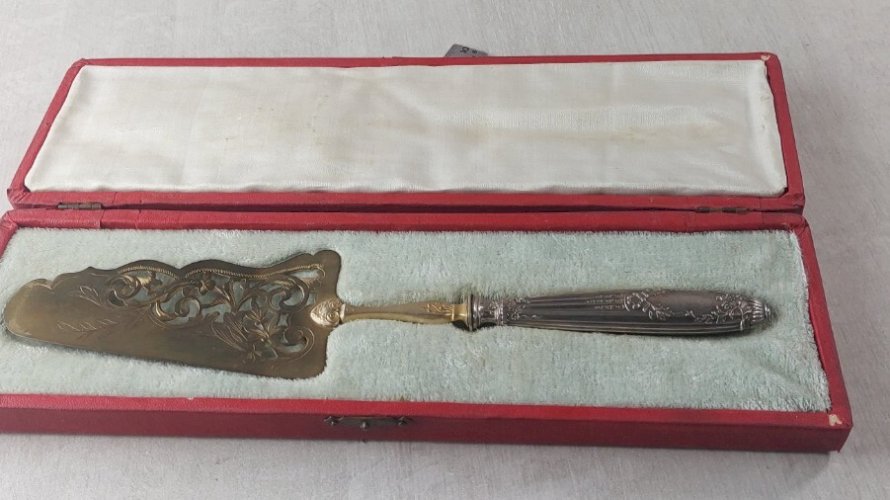 Ancienne pelle à tarte, manche en argent massif, en coffret
