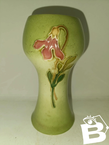 ancienne petit  vase  a decor floral KG luneville en bon etat