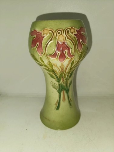ancienne petit  vase  a decor floral KG luneville en bon etat