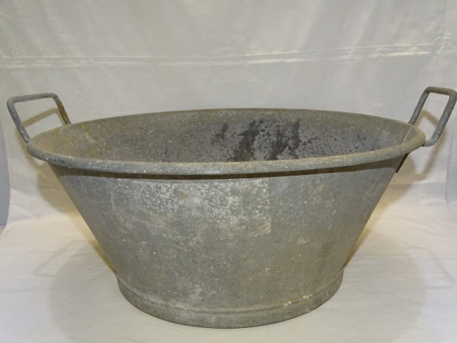 -ANCIENNE PETITE  BASSINE en ZING TESTEE ne FUIT PAS COLLECTION DECO     D
