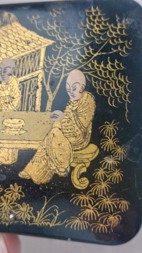 Ancienne petite boite à bijoux / coffret, en papier maché, décor japonisant ^