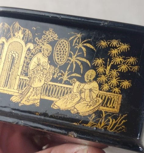 Ancienne petite boite à bijoux / coffret, en papier maché, décor japonisant ^