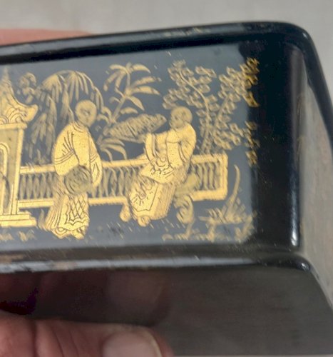 Ancienne petite boite à bijoux / coffret, en papier maché, décor japonisant ^