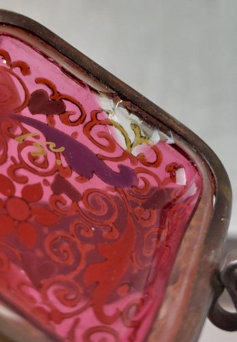 Ancienne petite boîte à pilule rectangulaire / pilulier, en verre émaillé