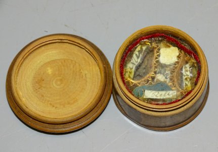 - OLD SMALL WOODEN BOX RELIC PAPERWORK to decipher RELIGION D