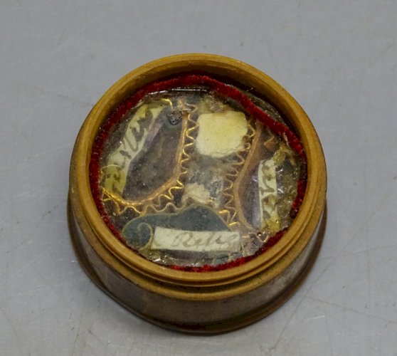 -ANCIENNE PETITE BOITE BOIS RELIQUAIRE PAPEROLLES à déchiffrer RELIGION  D