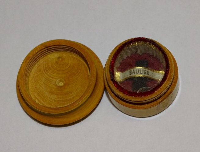 -ANCIENNE PETITE BOITE BOIS RELIQUAIRE PAPEROLLES BEAULIEU RELIGION COLLECTION D