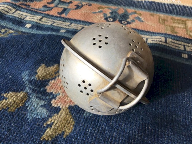 ancienne petite Boule à Riz en alu