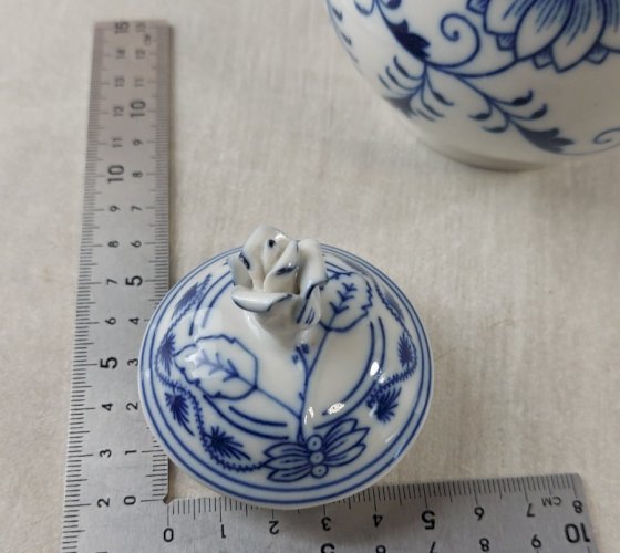 Ancienne petite cafetière, décor Blue Onion / porcelaine Tchécoslovaquie / Czech