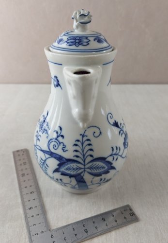 Ancienne petite cafetière, décor Blue Onion / porcelaine Tchécoslovaquie / Czech