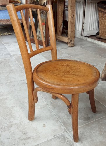 Ancienne Petite Chaise Enfant Fischel Décor Gravé Pierrot Bois Courbé