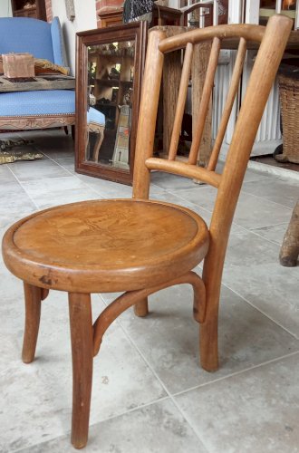Ancienne Petite Chaise Enfant Fischel Décor Gravé Pierrot Bois Courbé