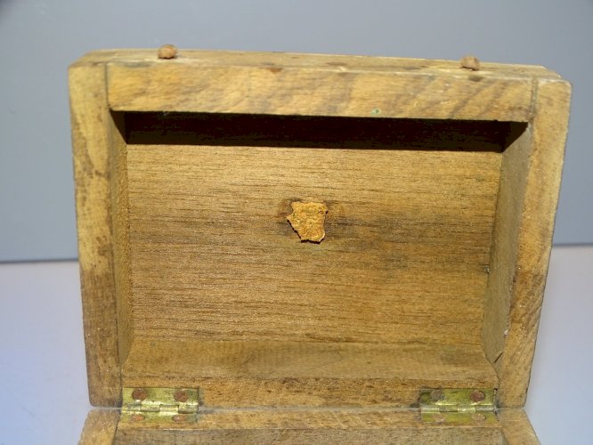 -ANCIENNE PETITE EQUERRE de Géomètre laiton  DANS  sa BOITE BOIS OUTIL ANCIEN  D