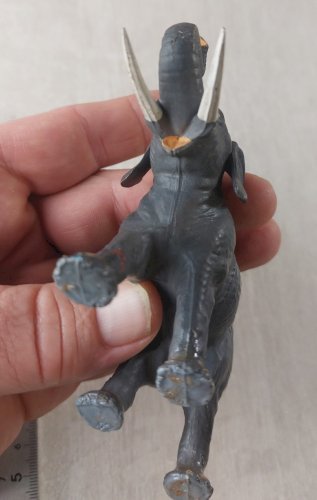 Ancienne petite figurine, éléphant, en plastique