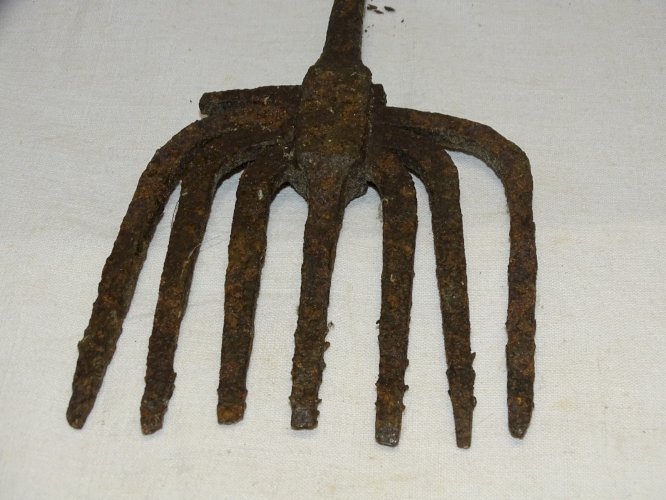 -  ANCIENNE PETITE FOUENE FOËNE  FER FORGE HAUTE EPOQUE OUTIL PECHE A PIED    D