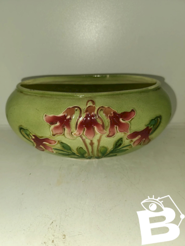 ancienne petite jardiniere a decor floral KG luneville en bon etat