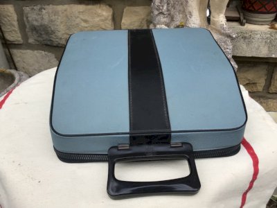 ANCIENNE PETITE MACHINE A ECRIRE PORTABLE OLIVETTI  LETTERA  32 FONCTIONNE etui