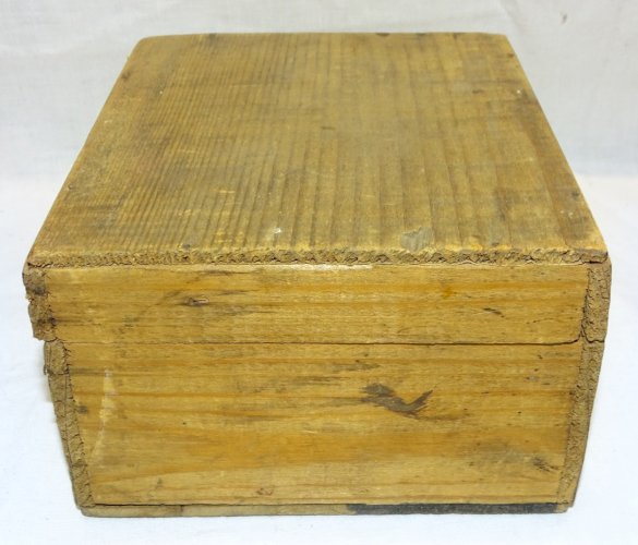 -ANCIENNE PETITE MACHINE LEMAIRE DANS SA BOITE BOIS  ROULER les CIGARETTES    D