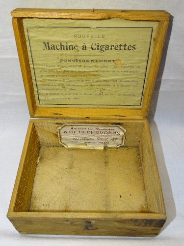 -ANCIENNE PETITE MACHINE LEMAIRE DANS SA BOITE BOIS  ROULER les CIGARETTES    D