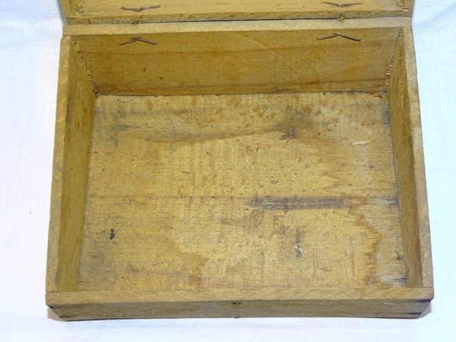 -ANCIENNE PETITE MACHINE LEMAIRE DANS SA BOITE BOIS  ROULER les CIGARETTES    D
