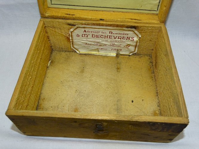 -ANCIENNE PETITE MACHINE LEMAIRE DANS SA BOITE BOIS  ROULER les CIGARETTES    D