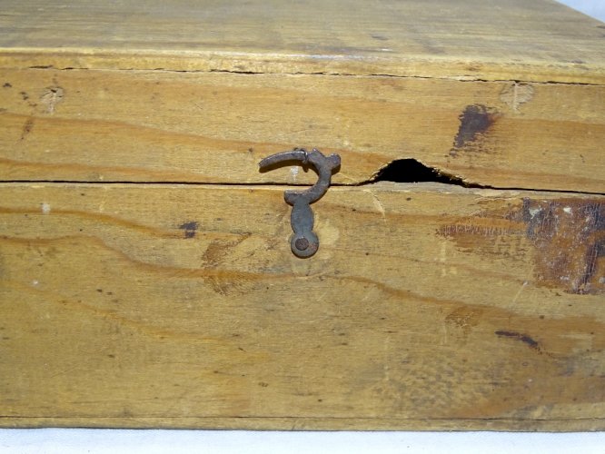 -ANCIENNE PETITE MACHINE LEMAIRE DANS SA BOITE BOIS  ROULER les CIGARETTES    D
