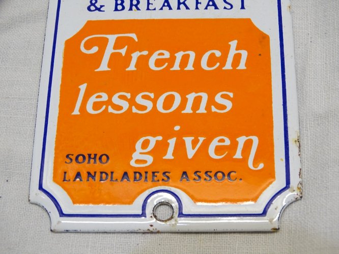 -ANCIENNE PETITE PLAQUE EMAILLEE  BED and BREAKFAST ANGLAISE  COLLECTION déco  D