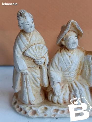 Ancienne petite sculpture en terre cuite ou platre japon?