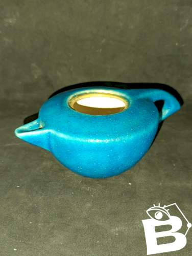 ancienne petite verseuse bleu signée lachenal en bon etat