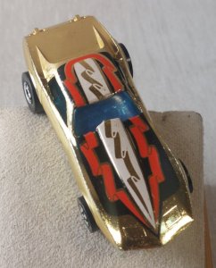 Old small car, Corvette Stingray gold, Hot Wheels Mattel 1976
