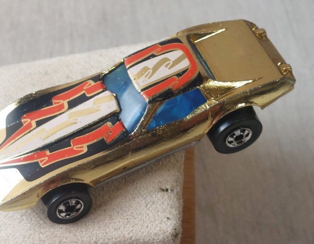 Ancienne petite voiture, Corvette Stingray or / gold, Hot Wheels Mattel 1976 ^