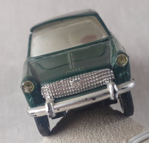 Ancienne petite voiture en plastique, Peugeot 404, Minialuxe ^