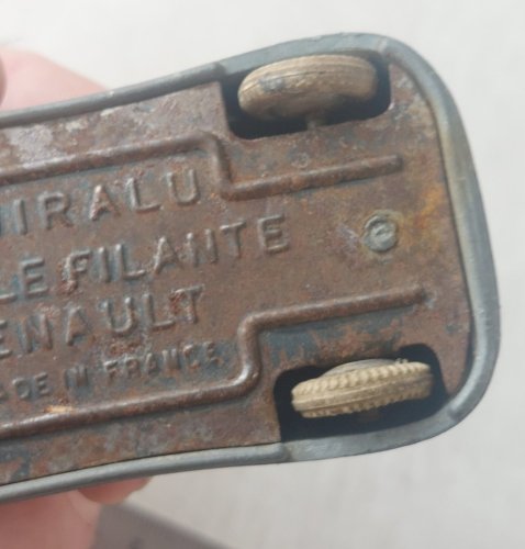 Ancienne petite voiture, Etoile filante, Renault, Quiralu