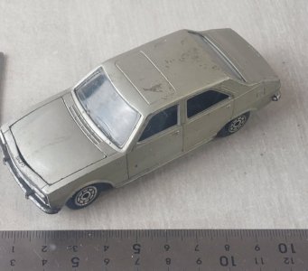 Ancienne petite voiture, Peugeot 504, Jetcar Norev