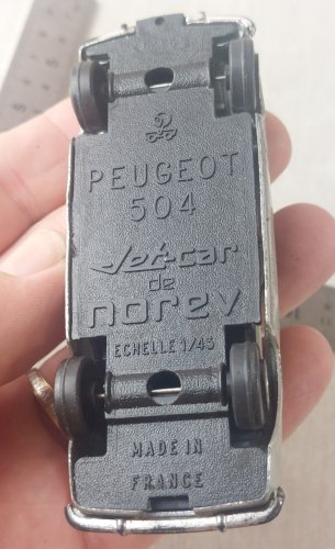 Ancienne petite voiture, Peugeot 504, Jetcar Norev