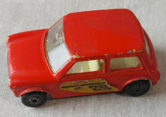 Ancienne petite voiture, Racing Mini, Matchbox Superfast ^