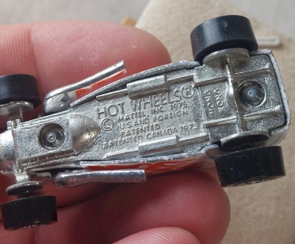 Ancienne petite voiture, Roadster flames blanches, Hot Wheels Mattel 1975 Canada ^