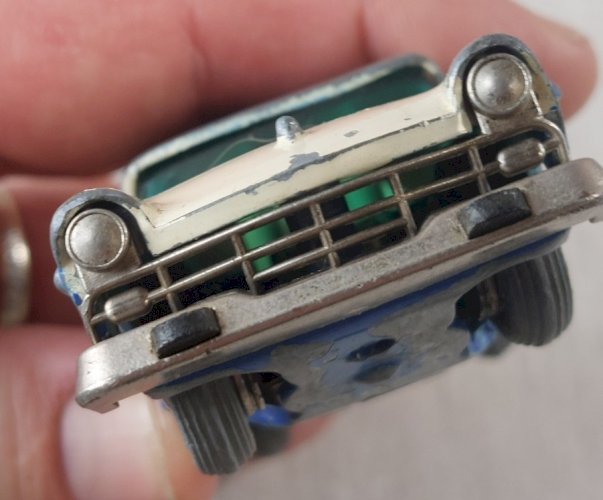 Ancienne petite voiture, Schuco Micro Racer, Ford 1045, 1/43 ^