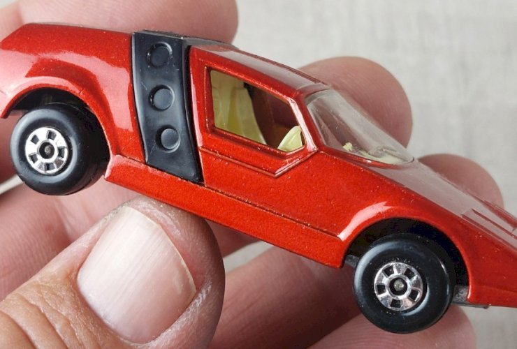 Ancienne petite voiture, Siva Spyder N°41, Matchbox Superfast