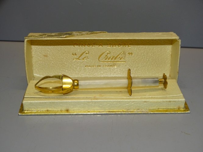-ANCIENNE PINCE à SUCRE LE CRABE DANS SA BOITE JUS de GRENIER COLLECTION  D