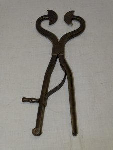 - ANTIQUE SUGAR TONG SUGAR CUTTING TONG FORGED IRON WITH SUPPORT ROD D