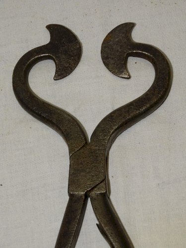 - ANCIENNE PINCE A SUCRE PINCE COUPE SUCRE FER FORGE avec TIGE APPUI    D