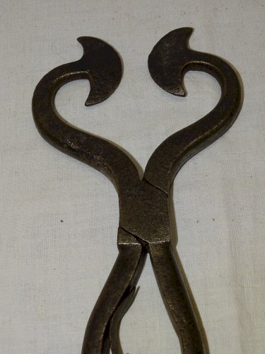 - ANCIENNE PINCE A SUCRE PINCE COUPE SUCRE FER FORGE avec TIGE APPUI    D