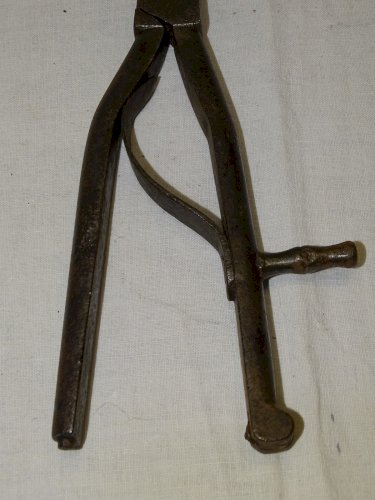 - ANCIENNE PINCE A SUCRE PINCE COUPE SUCRE FER FORGE avec TIGE APPUI    D