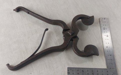 Old sugar tongs, made of wrought iron