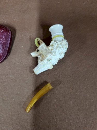 ANCIENNE PIPE EN ECUME DE MER BOUQUETIN