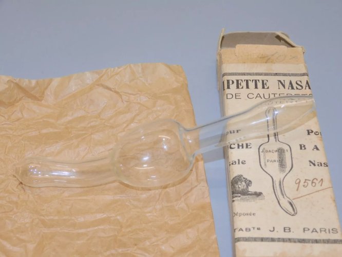 -ANCIENNE PIPETTE NASALE DE CAUTERETS VERRE Soufflé avec sa boite & sa notice  D