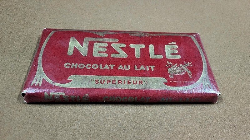 ANCIENNE PLAQUETTE DE CHOCOLAT AU LAIT NESTLE FACTICE ECHANTILLON