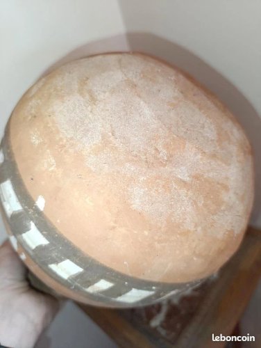 ancienne poterie afrique du nord fait et peint main en bon etat
